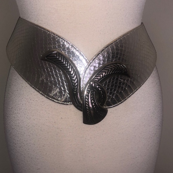JR Comeco adjustable silver snakeskin belt. - Picture 2 of 12